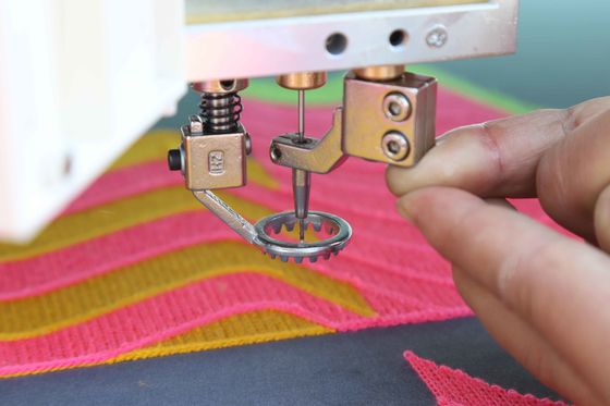 Trang chủ / Máy thêu chenille đa đầu với màn hình lớn