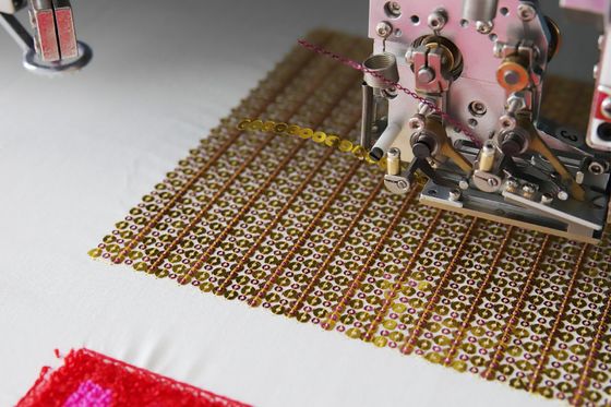 Máy thêu chenille hỗn hợp được máy tính hóa 13 ngôn ngữ